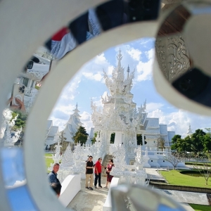 Chiang Rai 1 Day + Sang Kaew Bodhiyan Temple + Skywalk  + White temple + Blue Temple + Lalita Café.