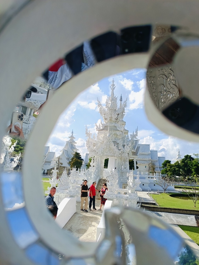 Chiang Rai 1 Day + Sang Kaew Bodhiyan Temple + Skywalk  + White temple + Blue Temple + Lalita Café.